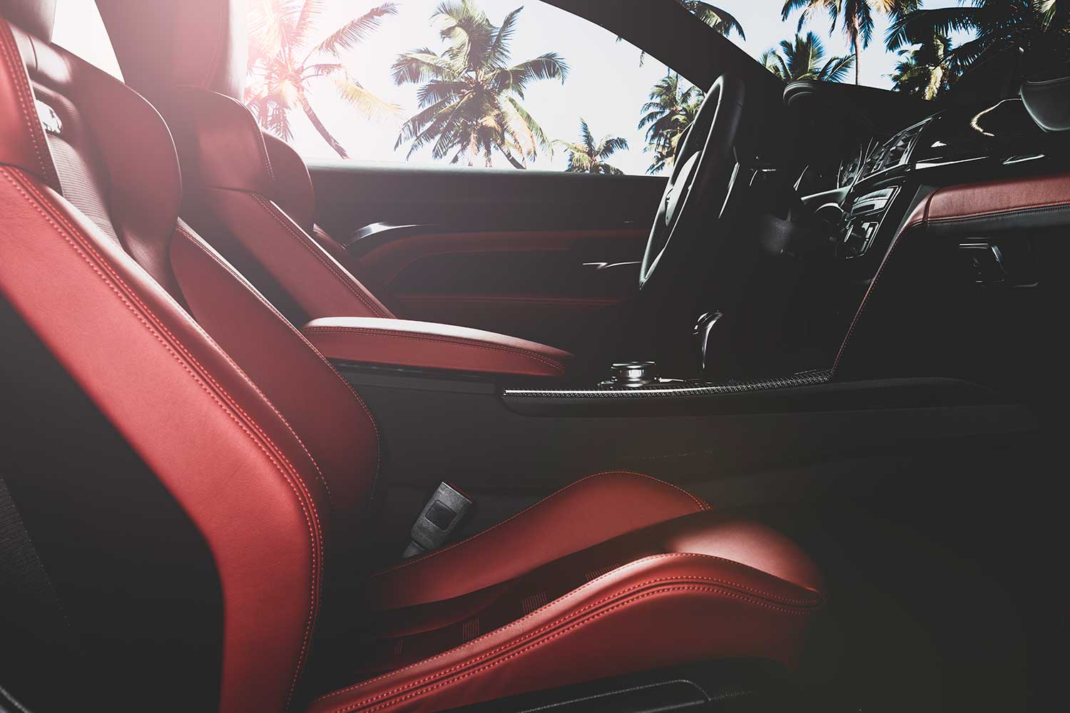 How a Mobile Window Tinting Protects Your Car’s Interior and Saves You Money